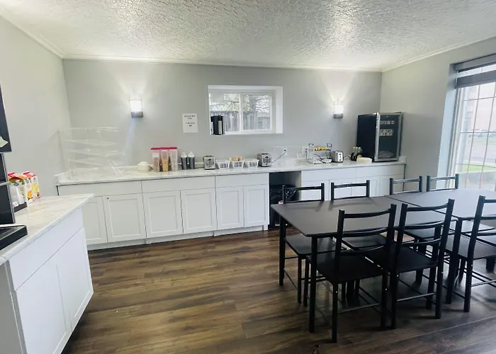 Falls Lodge & Suites