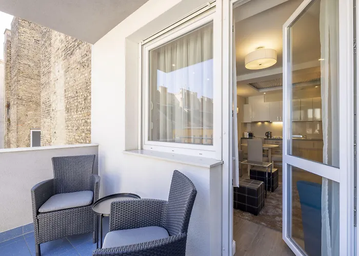 Silver Crown Hotel & Residence, Palace Quarter