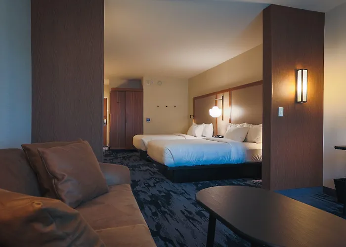 Fairfield Inn & Suites Marquette