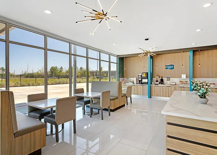 Clarion Pointe Spring - Houston North