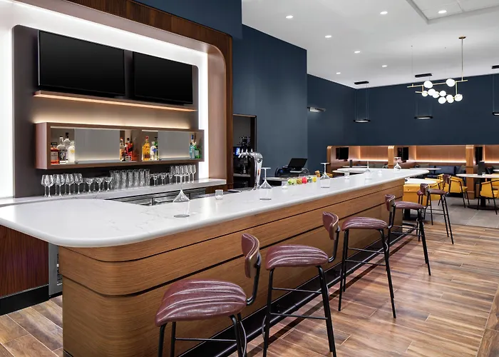 Courtyard By Marriott Lansing Downtown