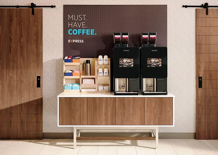 Holiday Inn Express & Suites Palm Desert - Millennium By Ihg