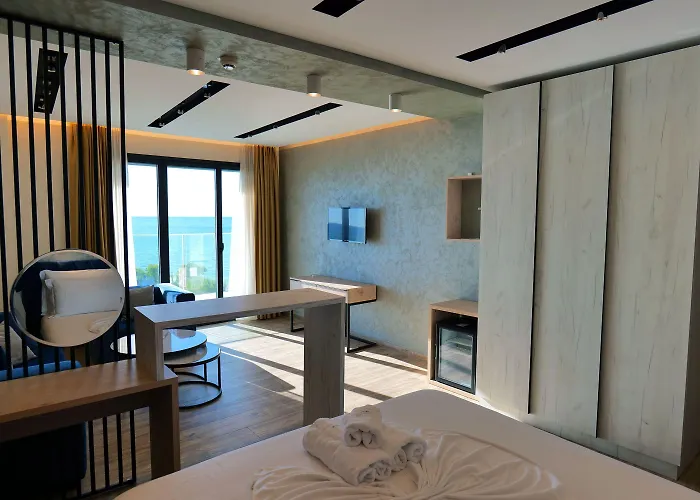 Hotel Bar Restaurant Triumf Shengjin