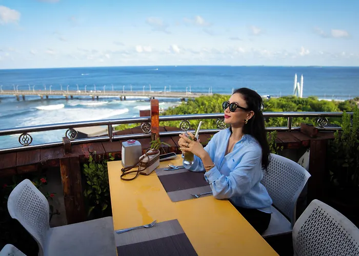 Umet Seaview Hotel With Free Airport Pick Up And Drop T&C Apply