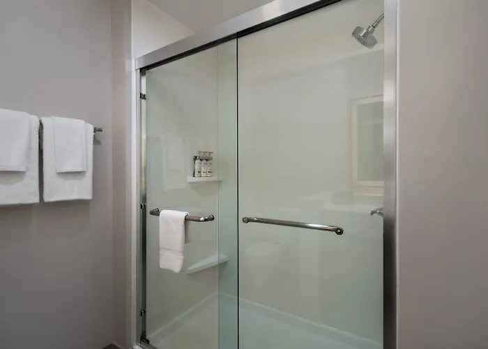 Holiday Inn Express & Suites Muskegon - Grand Haven By Ihg
