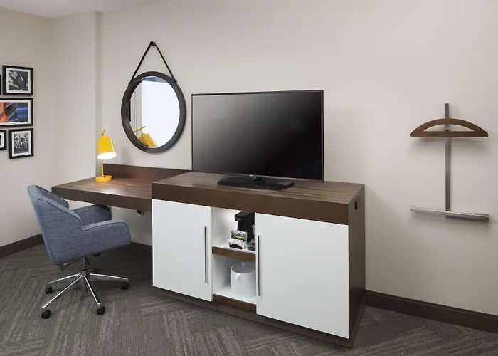 Hampton Inn & Suites Phoenix Downtown