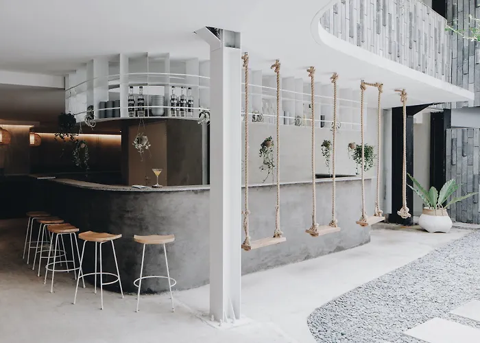 Lloyd'S Inn Bali