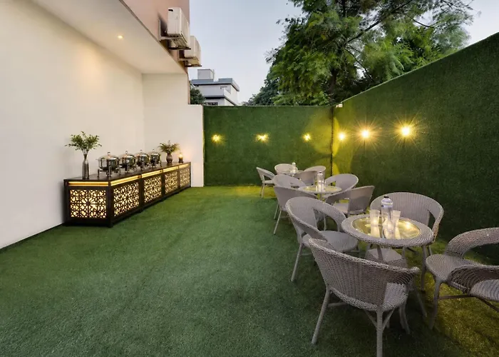 Itsy Hotels Vedansh