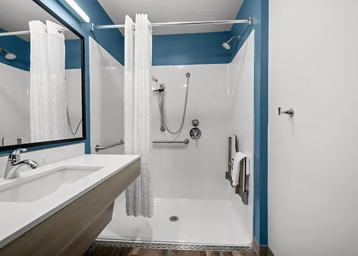 Woodspring Suites Dearborn Detroit