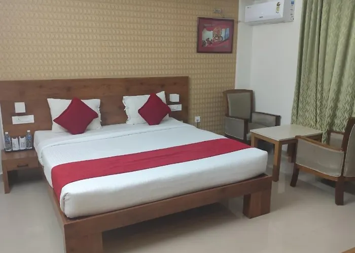 Kottaram Hotels Ottaplam