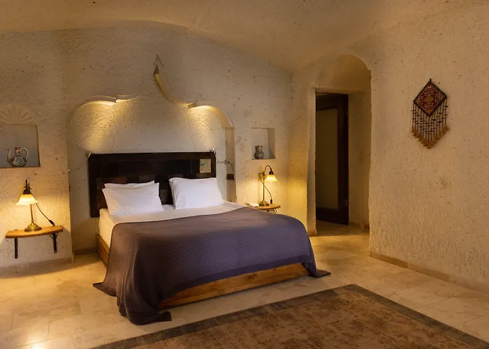 Seki Cave Hotel, Wake Up To Hot Air Balloons