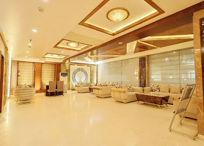Hotel Ssssssss Close! Varanasi