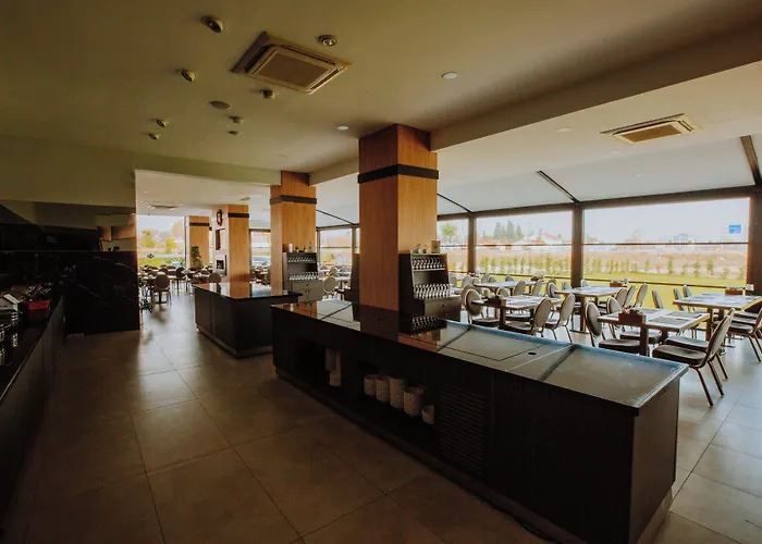 Karpalas City Hotel & Spa