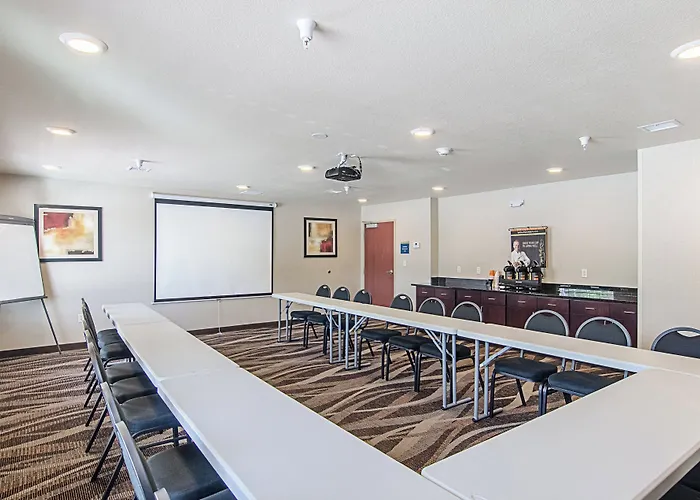Cobblestone Inn & Suites - Guernsey