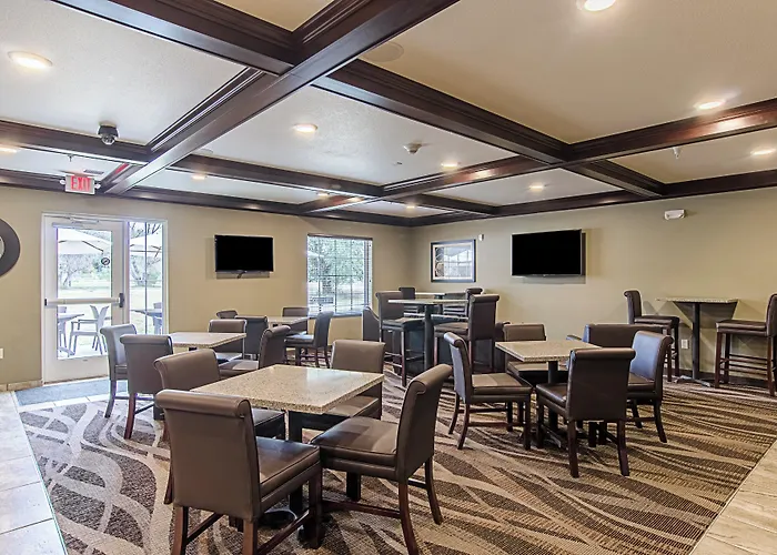 Cobblestone Inn & Suites - Guernsey