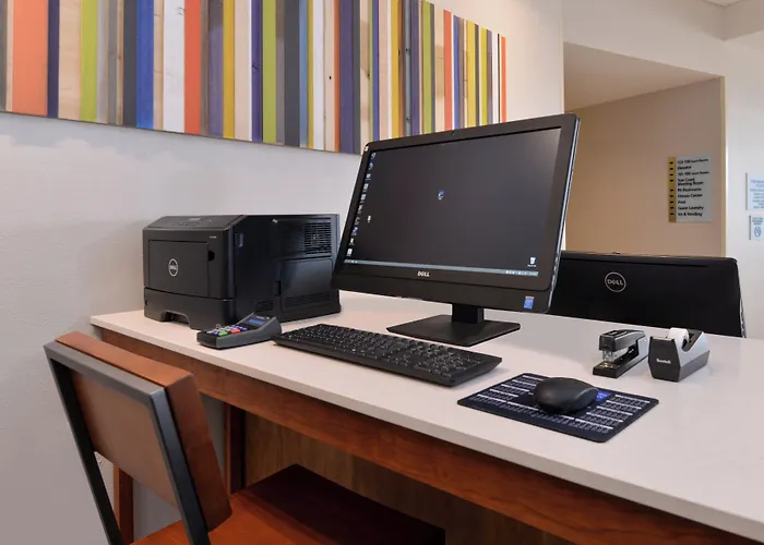 Holiday Inn Express & Suites - St. Petersburg - Madeira Beach By Ihg
