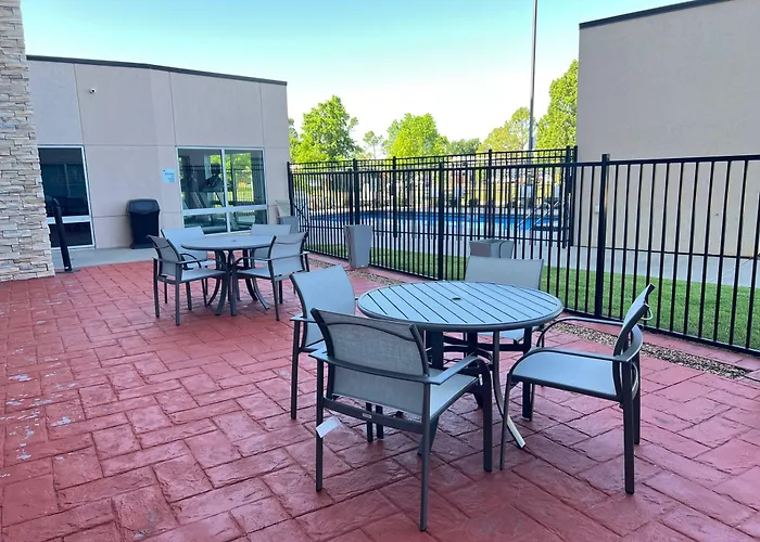 Holiday Inn Express & Suites Moore By Ihg