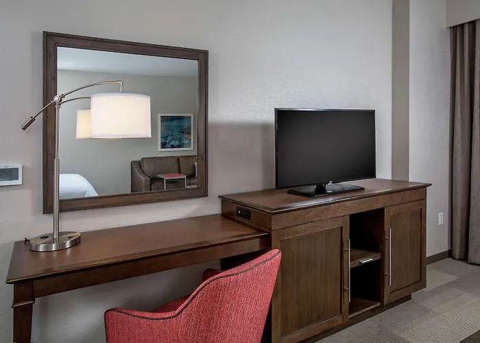 Hampton Inn&Suites Oahu Kapolei - FREE Parking - No Resort Fee