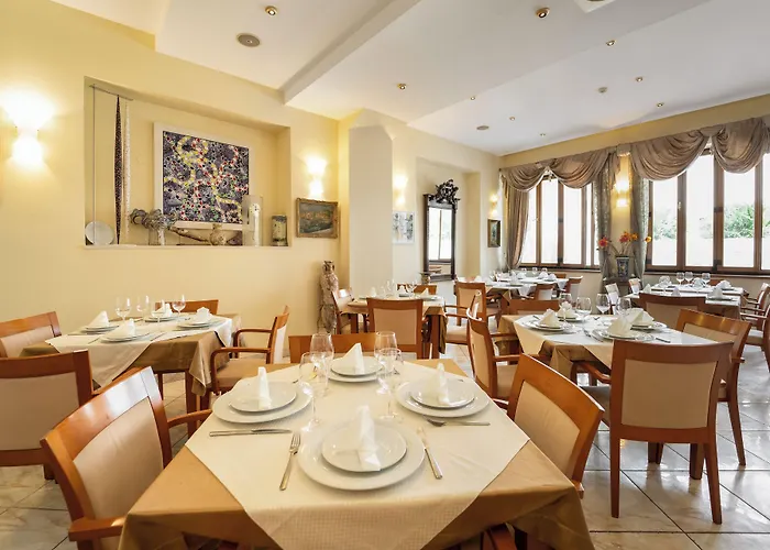 Hotel Peristil