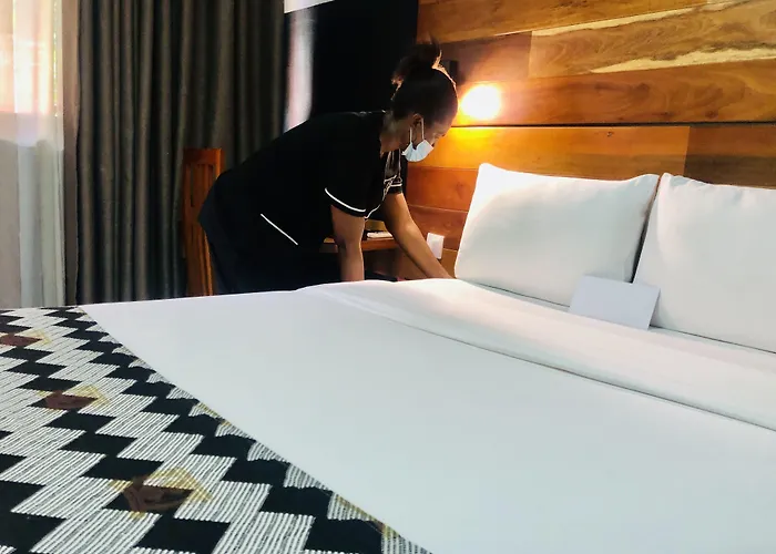 Detente Hotel