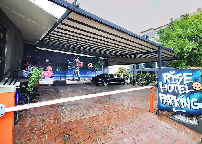 Rise Street Art Hotel