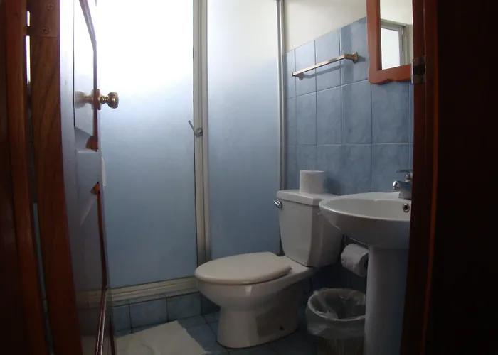 Hotel La Guaria Inn & Suites