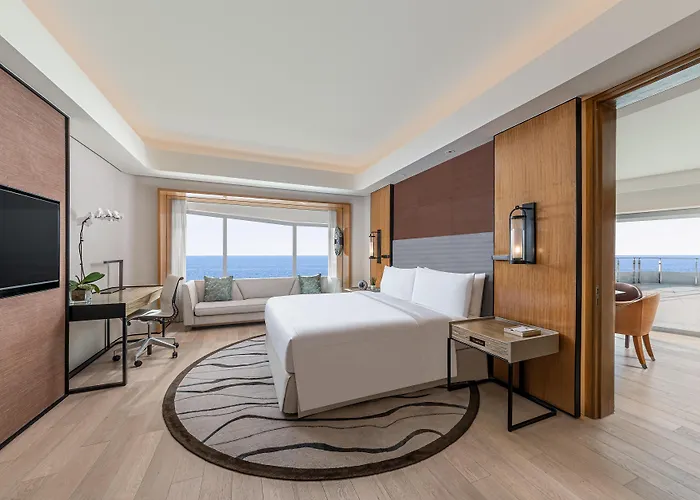 Conrad Manila