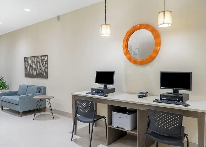 Holiday Inn Express & Suites Nassau By Ihg