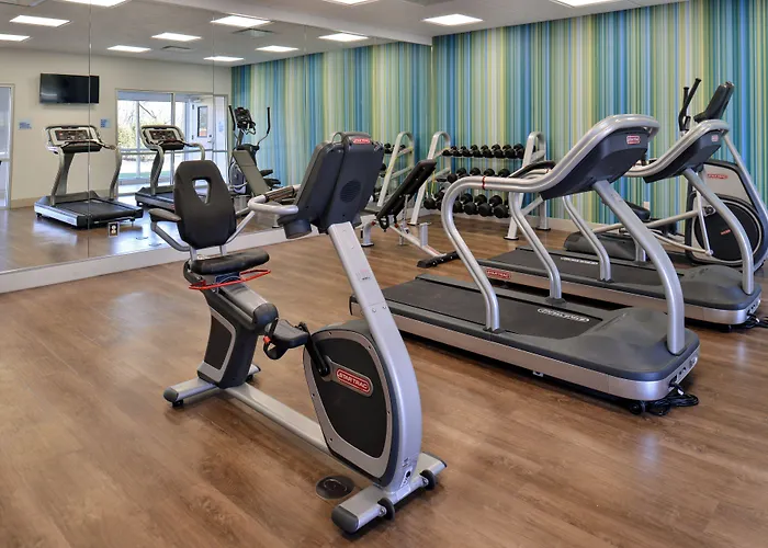 Holiday Inn Express & Suites Farmington Hills - Detroit By Ihg