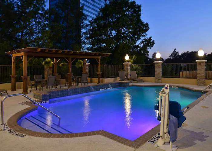Hampton Inn & Suites Dallas Market Center