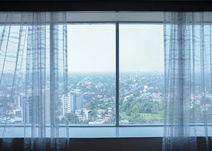 Kochi Marriott Hotel, Lulu International Shopping Mall