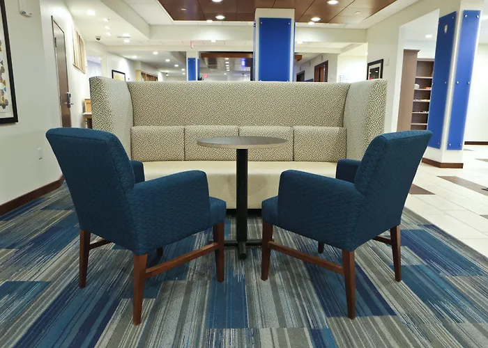 Holiday Inn Express & Suites Monroe By Ihg