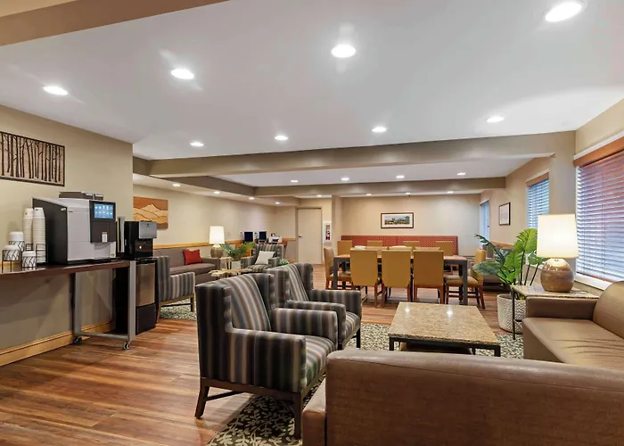 Best Western Plus Windjammer Inn&Conference Center