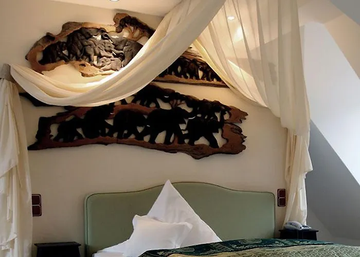 Hip Hotel