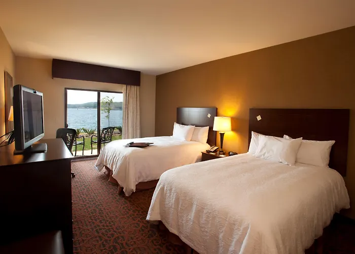 Hampton Inn Marquette-Waterfront