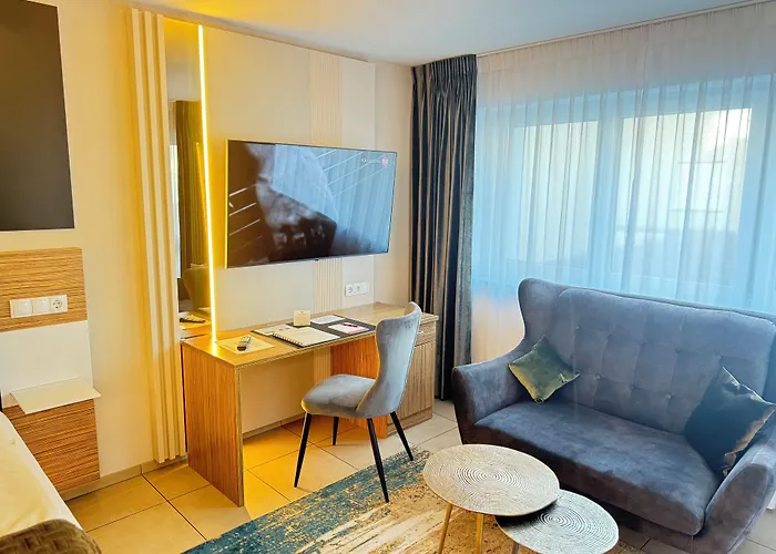 Boardinghouse Home - Adults Only -