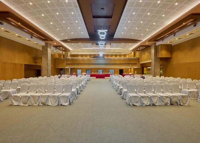 Flora Airport Hotel And Convention Centre Kochi