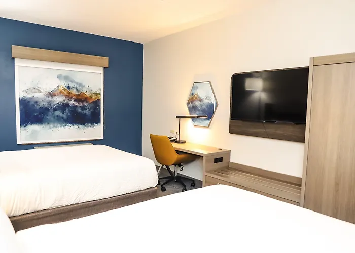 Holiday Inn Express & Suites Donegal By Ihg