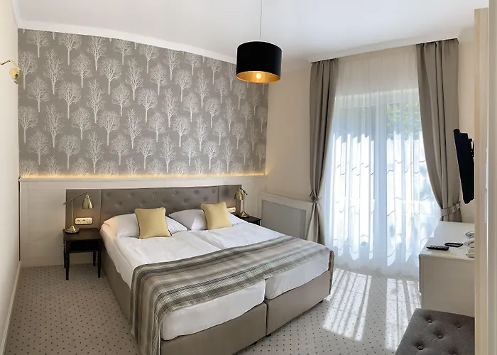Villa Medici Hotel & Restaurant