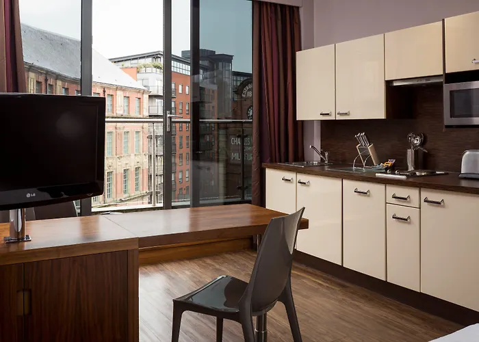 Roomzzz Leeds City