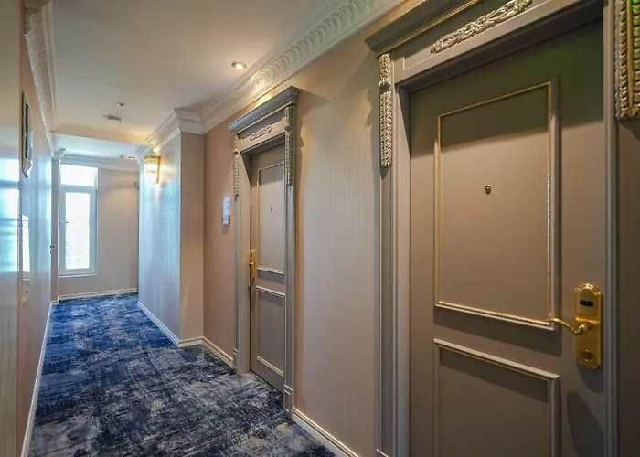 W Regal Boutique Hotel&Spa