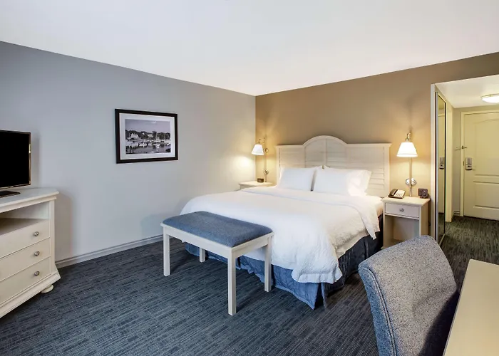 Hampton Inn & Suites - Cape Cod / West Yarmouth