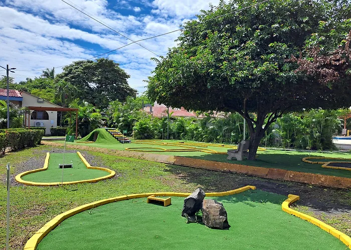 Nacazcol Hotel Y Villas