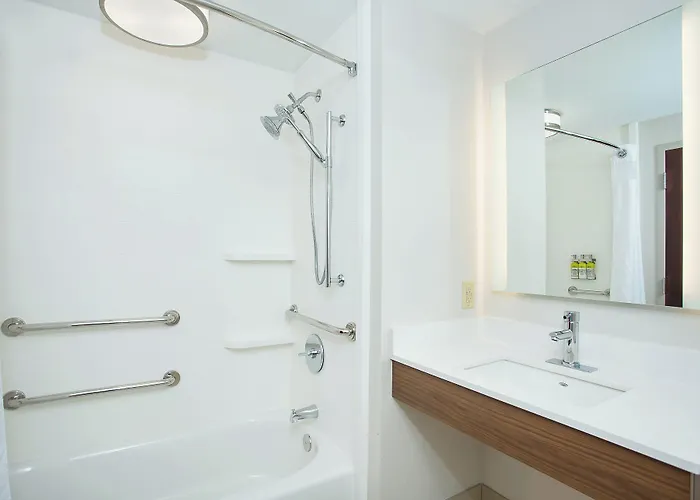 Holiday Inn Express & Suites Lebanon-Nashville Area By Ihg