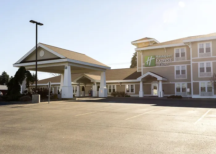 Holiday Inn Express & Suites Iron Mountain By Ihg