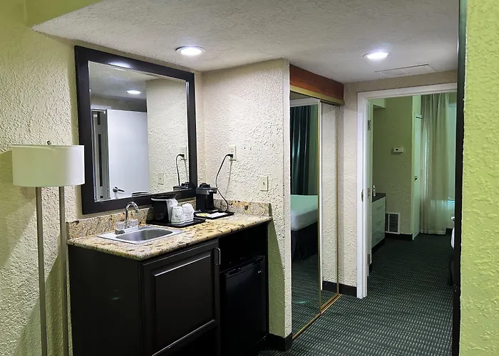 Hotel Flamingo Inn & Suites Vero Beach I-95
