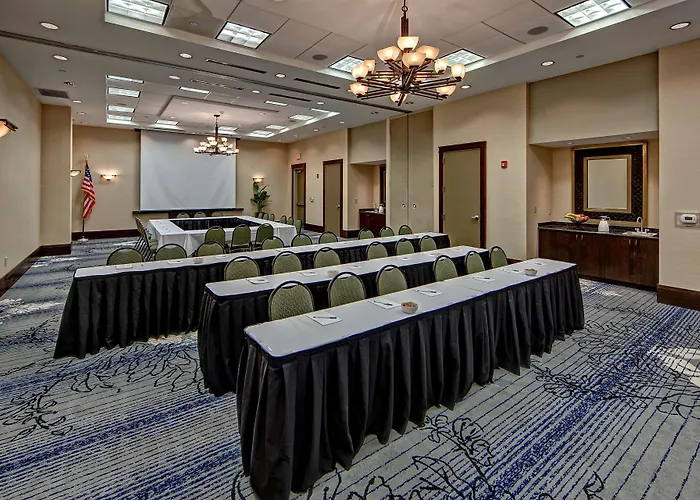 Hampton Inn & Suites Nashville-Downtown