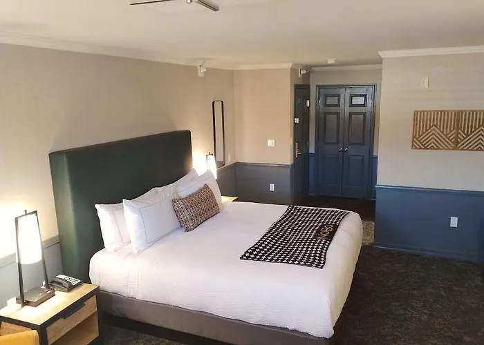 Hotel Nobo Cascade, Tapestry Collection By Hilton