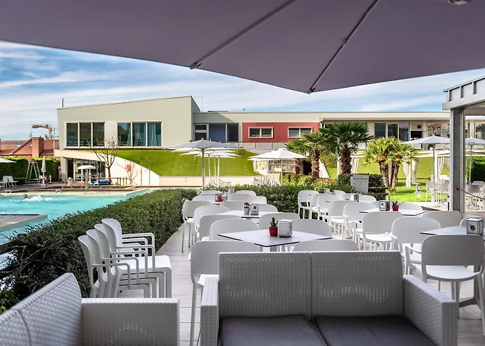 Domino Suite Hotel & Residence