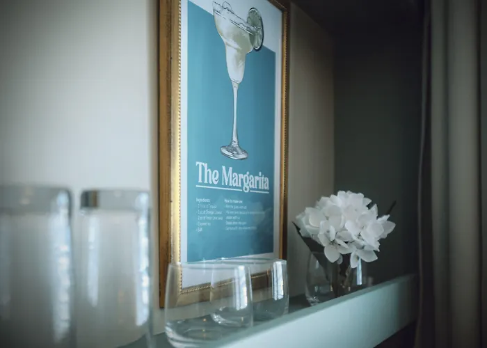 Peninsula Bed & Cocktails